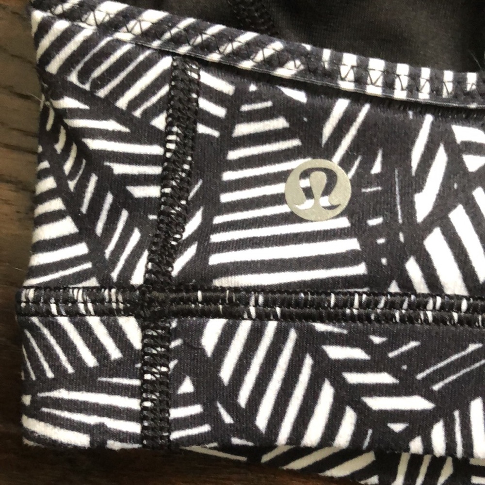 Lululemon - Picture 3 of 3